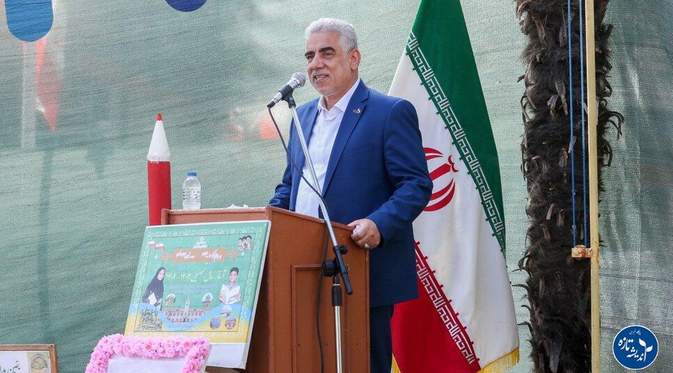 دانشآموزان عشق شهدا را مشق و از حریم قرآن دفاع کنند