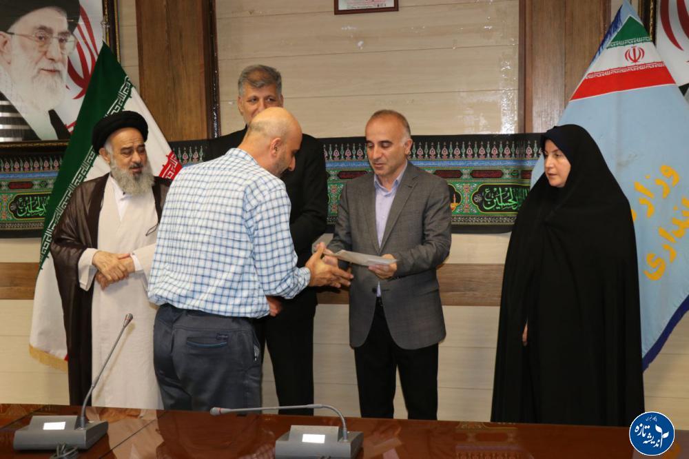 کارمندان بازوان اجرایی در ادارات هستند