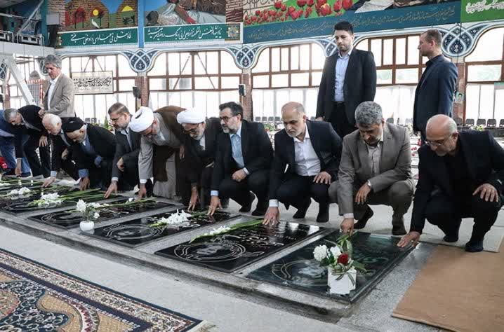 تجدید بیعت مسئولان قضایی استان گیلان با شهیدان والامقام در آستانه فرارسیدن هفته قوه قضائیه