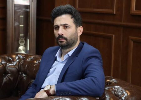 وقتی نقد، جای خالی عملکرد را پنهان می‌کند
