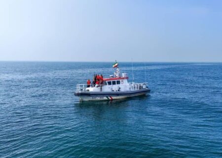 اتفاق جالب در وسط دریای خزر، در هنگام گشت با کشتی تحقیقاتی محیط زیست برای بررسی مرگ یا خودکشی فوک خزری
