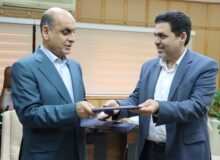 تحویل تعدادی از اسناد مالکیت اماکن دولتی به استاندار گیلان