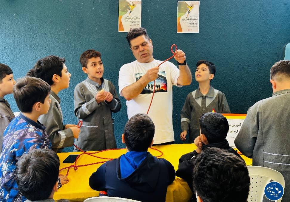 برگزاری کارگاه آموزشی مبانی مقدماتی و آشنایی با تجهیزات کوهنوردی برای دانش آموزان در بندر انزلی