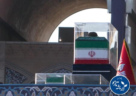 نماز بر پیکرهای مطهر رهبر شهید و خانواده ایشان
