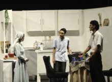 اجرای نمایش گل به خودی در بندر انزلی