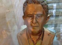 سردیس زنده‌یاد ابوالفضل گودرزوند چگینی در موزه مردم‌شناسی رودبار نصب شد
