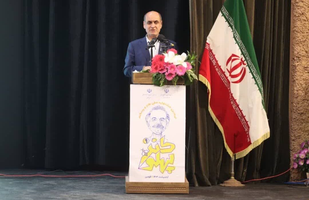 ادبیات،طنز و نقد؛ سه گانه ای برای تعالی فرهنگی