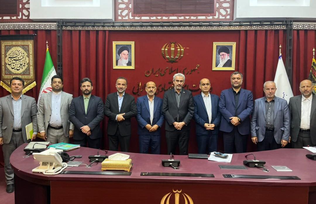 بررسی وضعیت اقتصادی گیلان در نشست مجمع نمایندگان و استاندار استان با وزیر اقتصاد در تهران