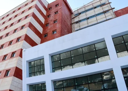 بیمارستان لاکان در حال گشایش