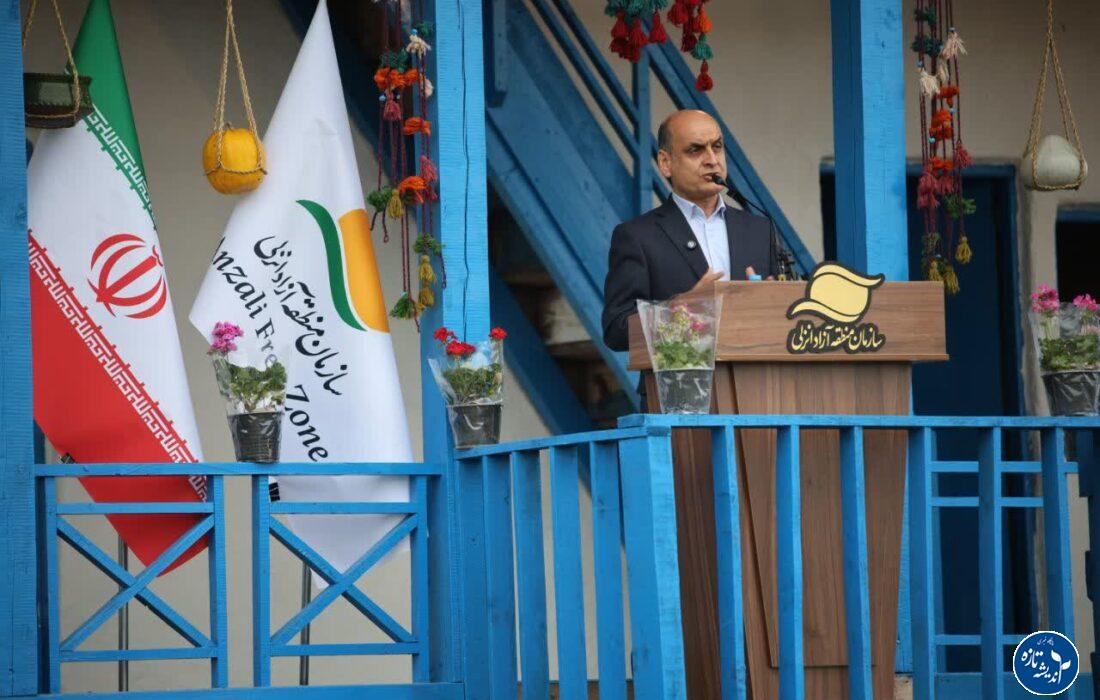 استاندارگیلان : فرهنگ و تولید، دو بال توسعه متوازن در گیلان هستند