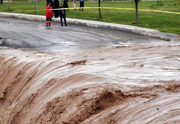 سال پر آب ایران، سیلاب افغانستان در راه ایران