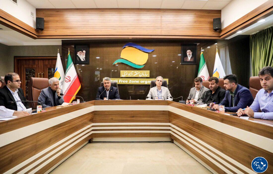راهكارهای تسهیل واردات خودروهای پلاك منطقه آزاد انزلی بررسی شد