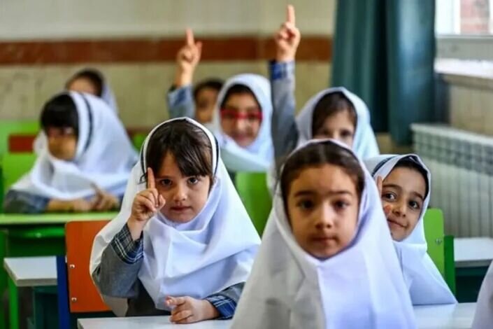 دریافت هرگونه وجه هنگام ثبت‌نام در مدارس دولتی ممنوع است/ فوق‌برنامه در مدارس غیردولتی اجباری نباشد