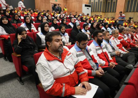 تجلیل از هلال‌احمر استان به عنوان نهاد برتر در مدیریت طرح‌های سالم‌سازی دریا